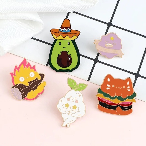 Calcifer Fire Demon Howl’s Moving Castle Studio Ghibli Metal Enamel Pin Brooch - Picture 7 of 12